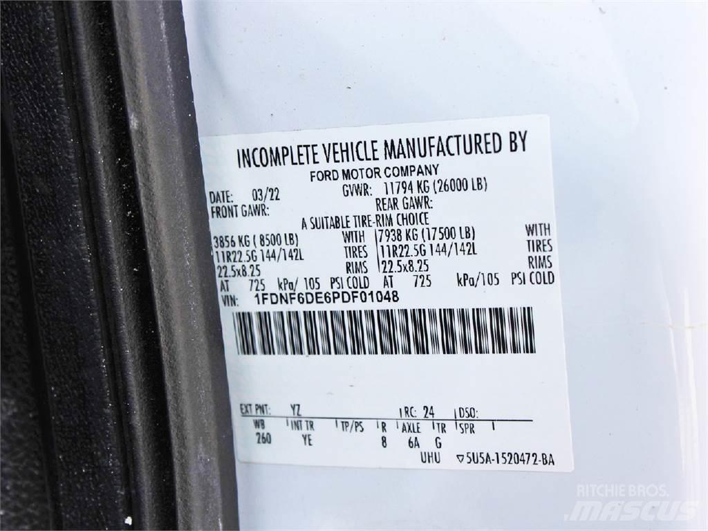 Ford F650 شاحنات مسطحة/مفصلية الجوانب