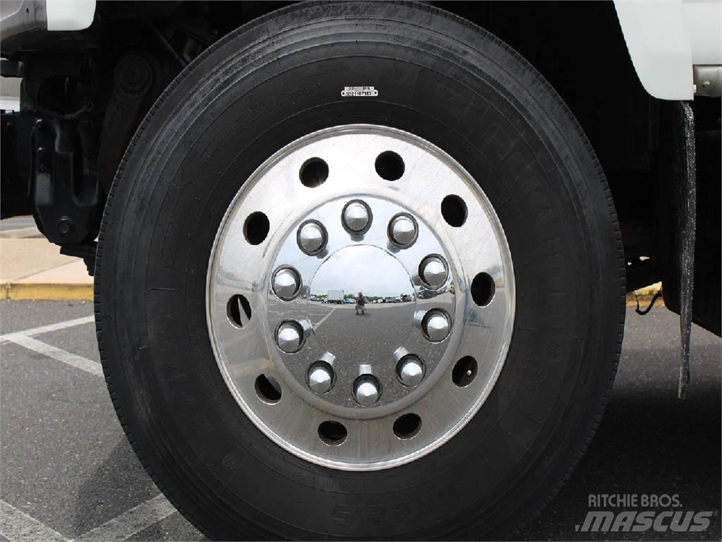GMC 7500 شاحنات أخرى