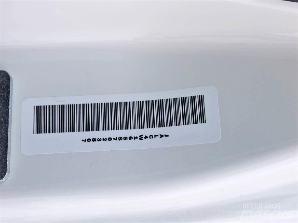 Isuzu NPR-HD شاحنات ذات هيكل صندوقي