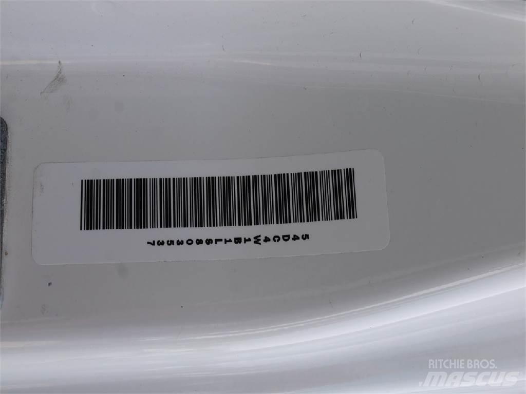 Isuzu NPR-HD شاحنة مقفلة