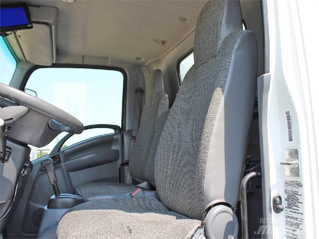 Isuzu NPR-HD شاحنة مقفلة