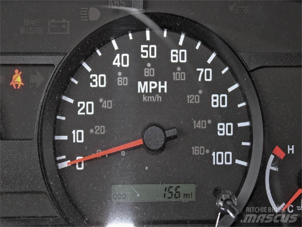 Isuzu NPR-HD شاحنات ذات هيكل صندوقي
