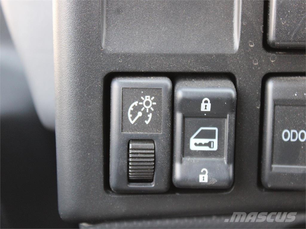 Isuzu NPR-HD شاحنات قلابة
