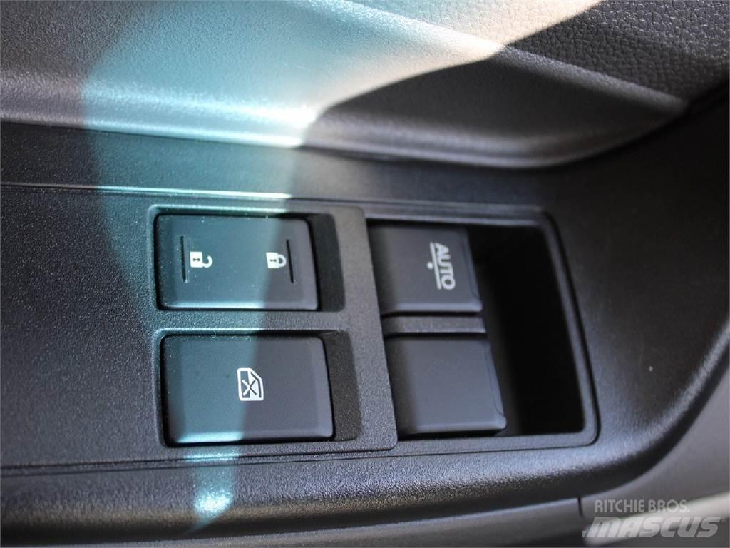 Isuzu NPR-XD شاحنات قلابة