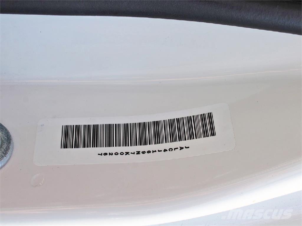 Isuzu NPR XD شاحنات ذات هيكل صندوقي