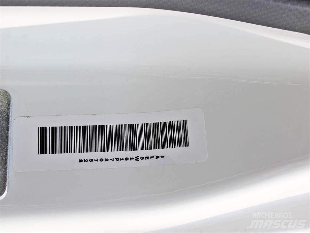 Isuzu NRR شاحنات ذات هيكل صندوقي