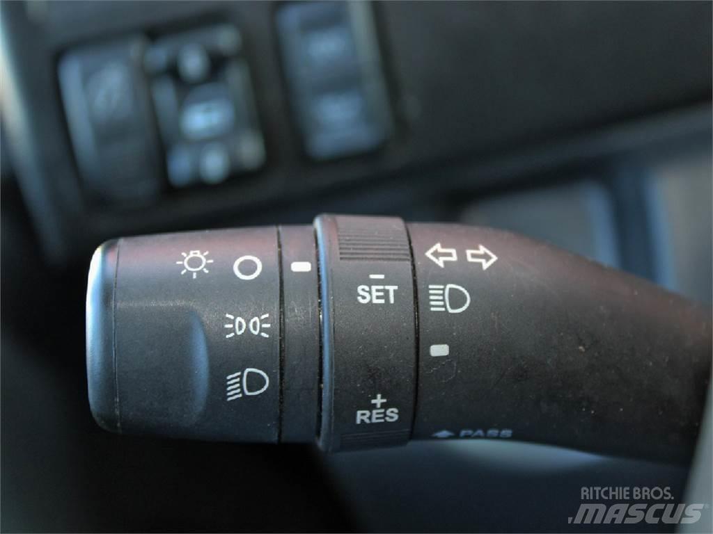Isuzu NRR شاحنات ذات هيكل صندوقي