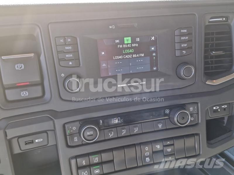 Scania R450 وحدات الجر