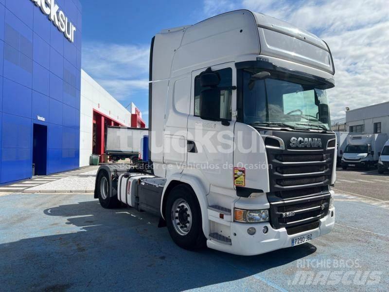 Scania R520 وحدات الجر