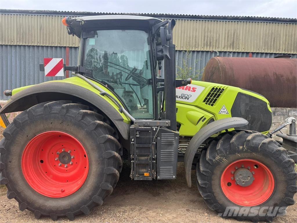 CLAAS AXION 800 الجرارات