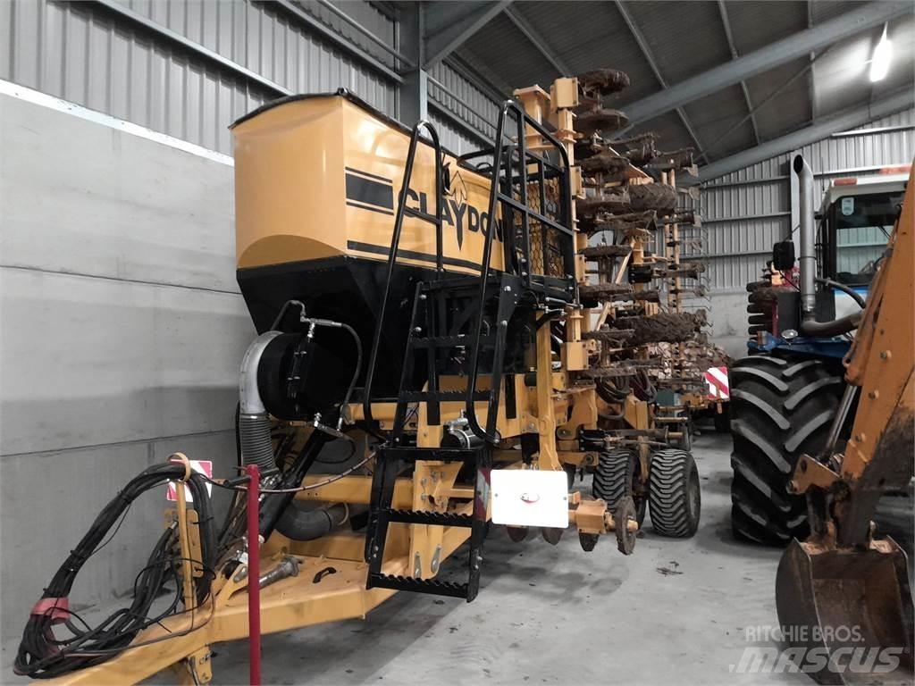 Claydon 8M TRAILED ماكينات زراعية أخرى