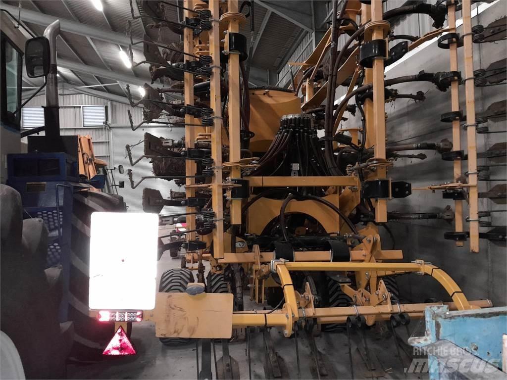 Claydon 8M TRAILED ماكينات زراعية أخرى