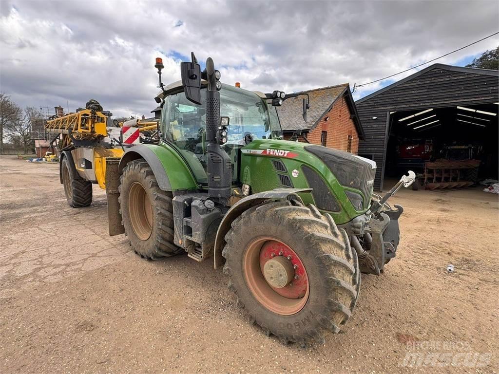 Fendt 716 VARIO الجرارات