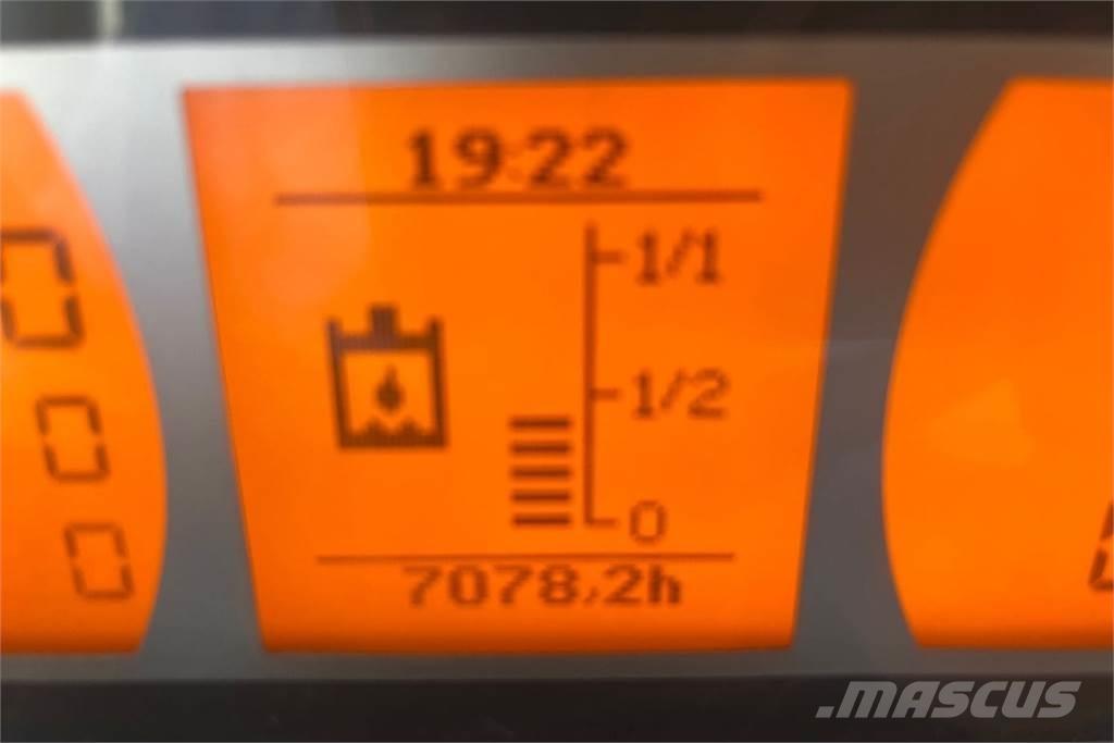 Fendt 718 الجرارات