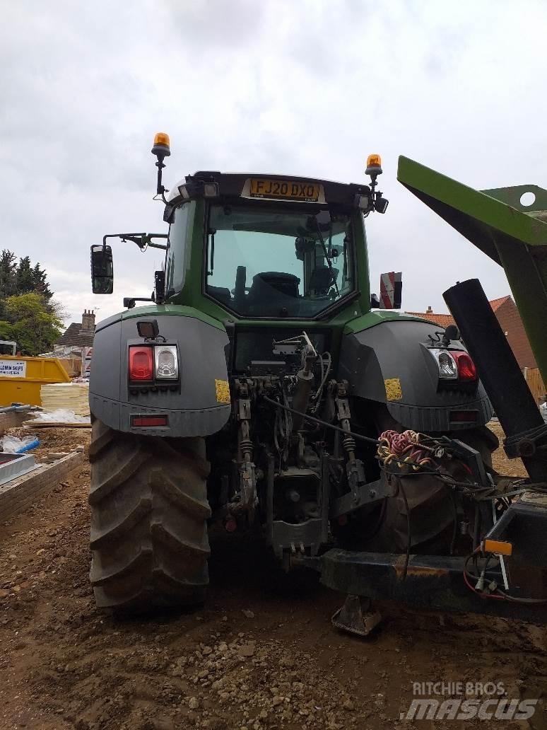 Fendt 828 VARIO الجرارات