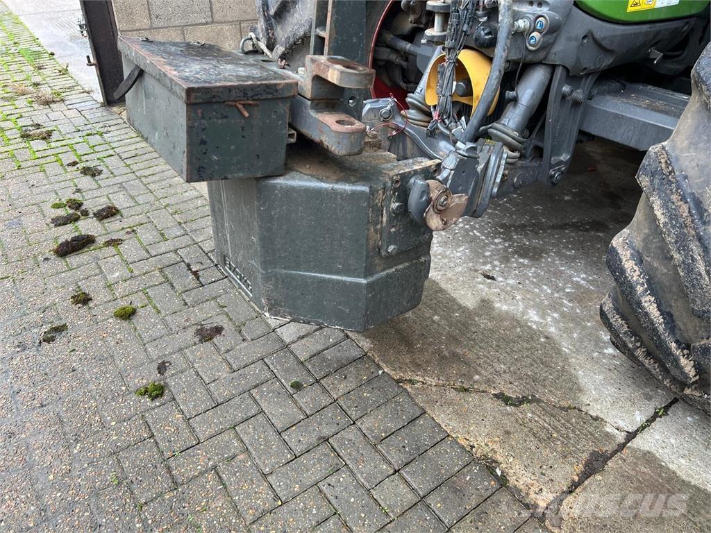 Fendt 870KG الأوزان الأمامية