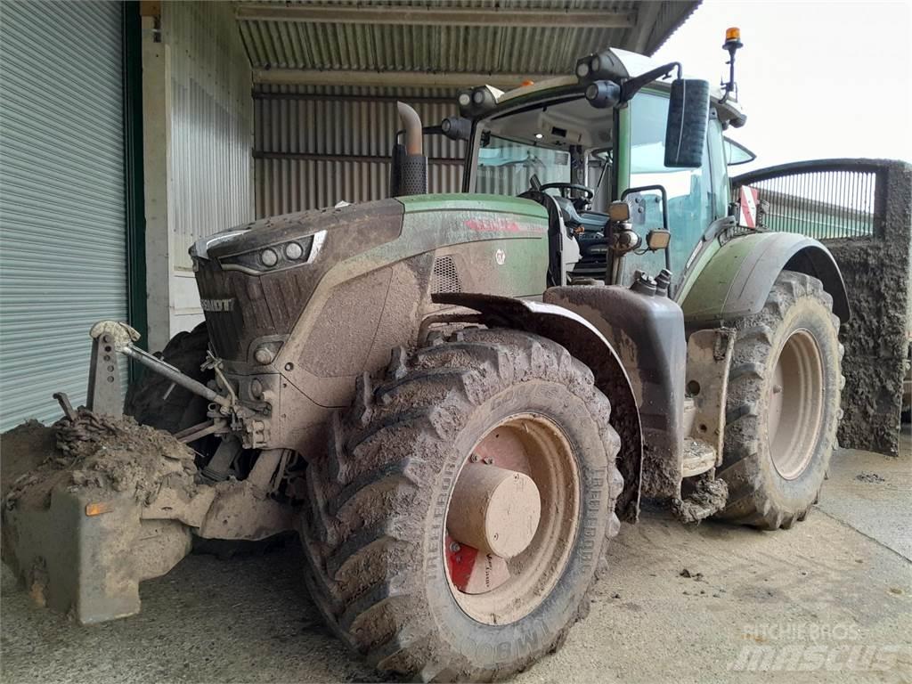 Fendt 933 F الجرارات