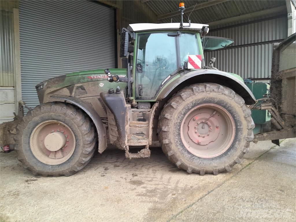 Fendt 933 F الجرارات