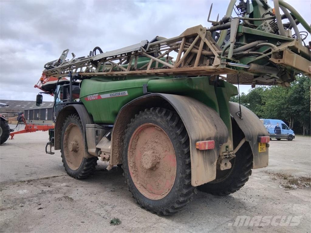 Fendt RG 655 الرشاشات