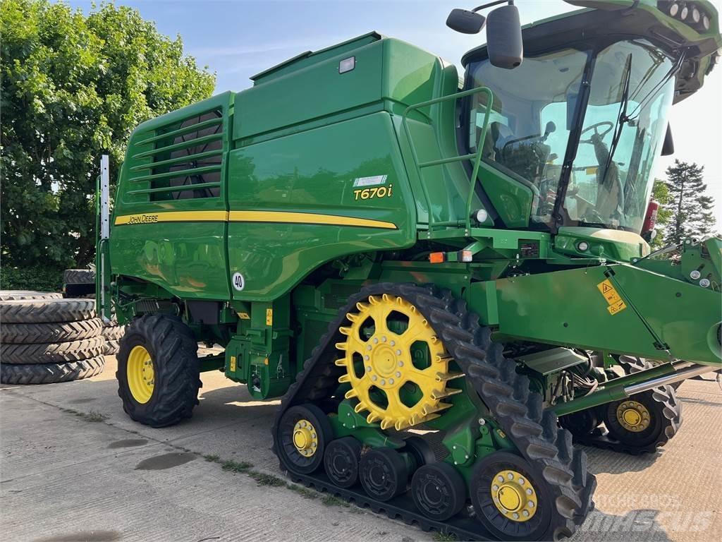 John Deere T670I حصادات