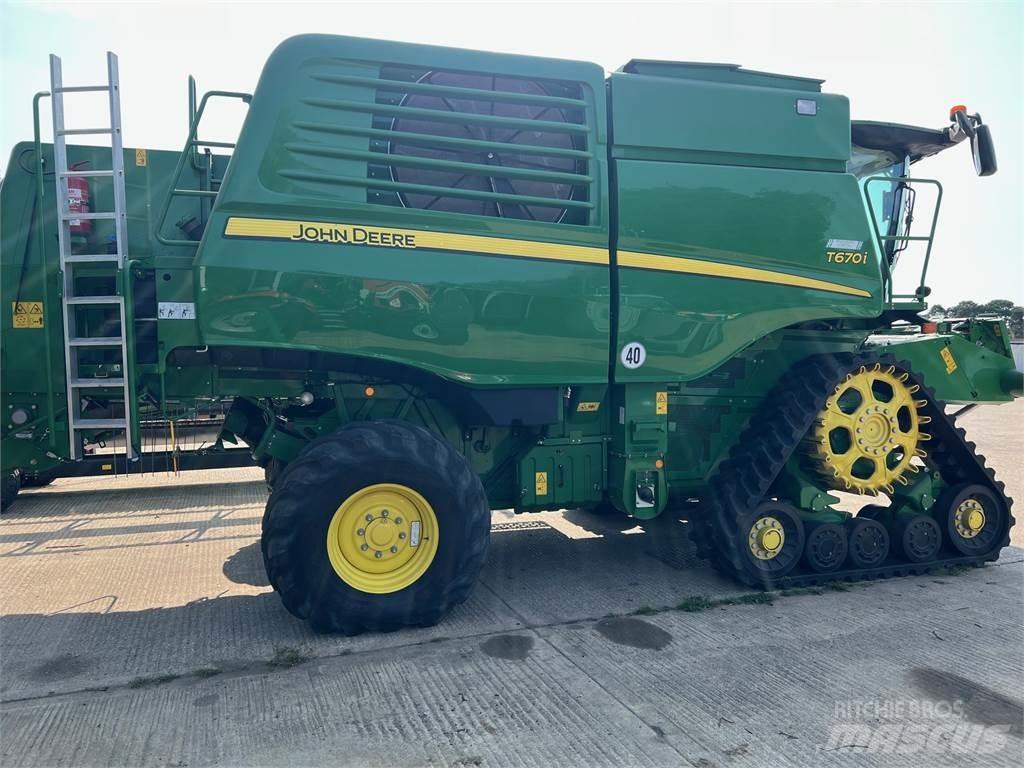 John Deere T670I حصادات