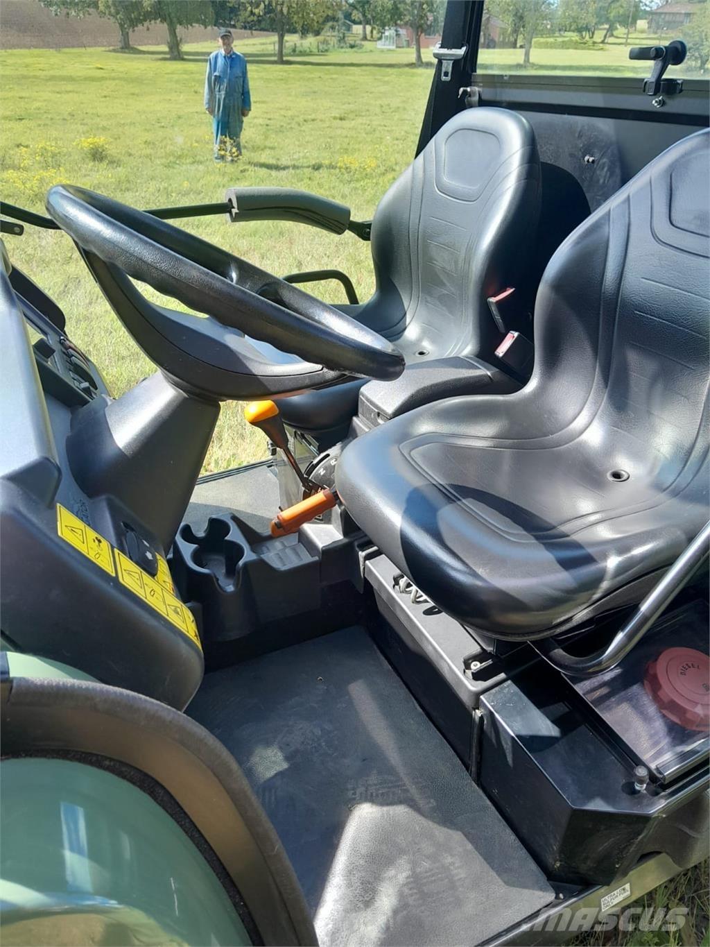 John Deere XUV855D ماكينات زراعية أخرى