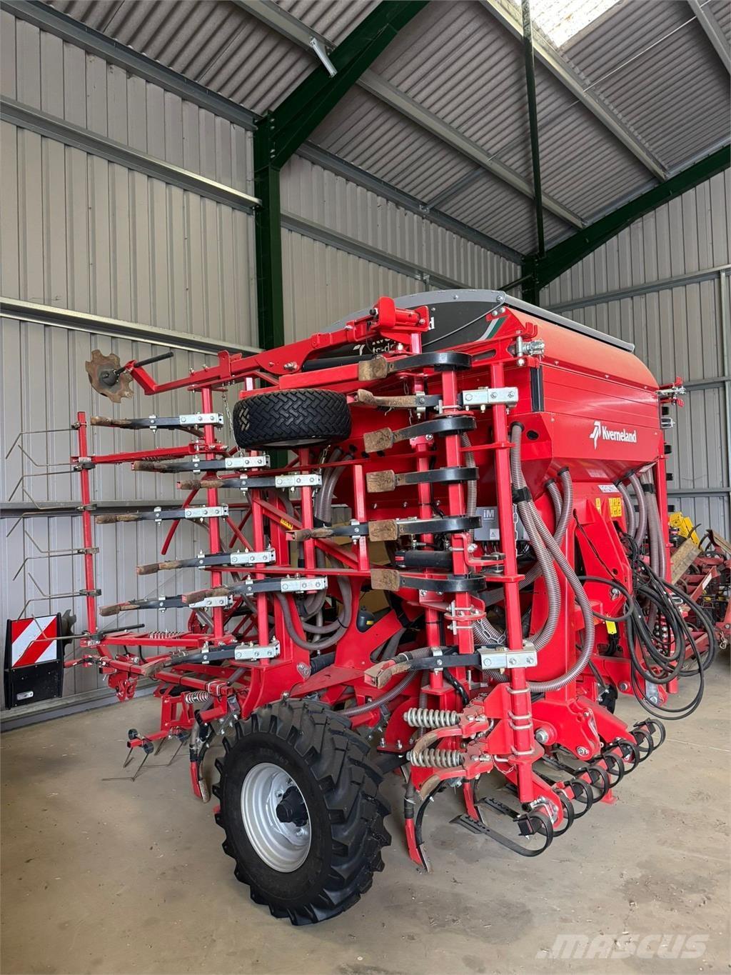 Kverneland 4.8M ماكينات زراعية أخرى