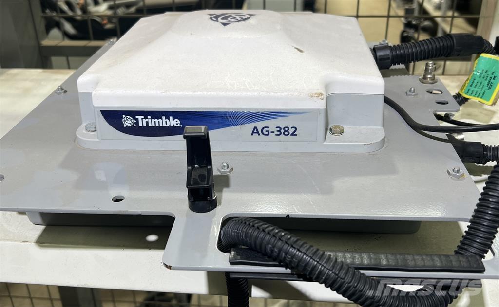 Trimble 382 CM النظام العالمي لتحديد المواقع GPS