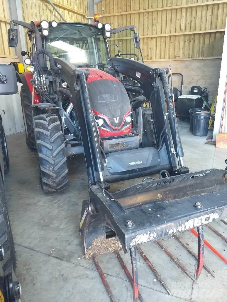 Valtra A115MH4 الجرارات