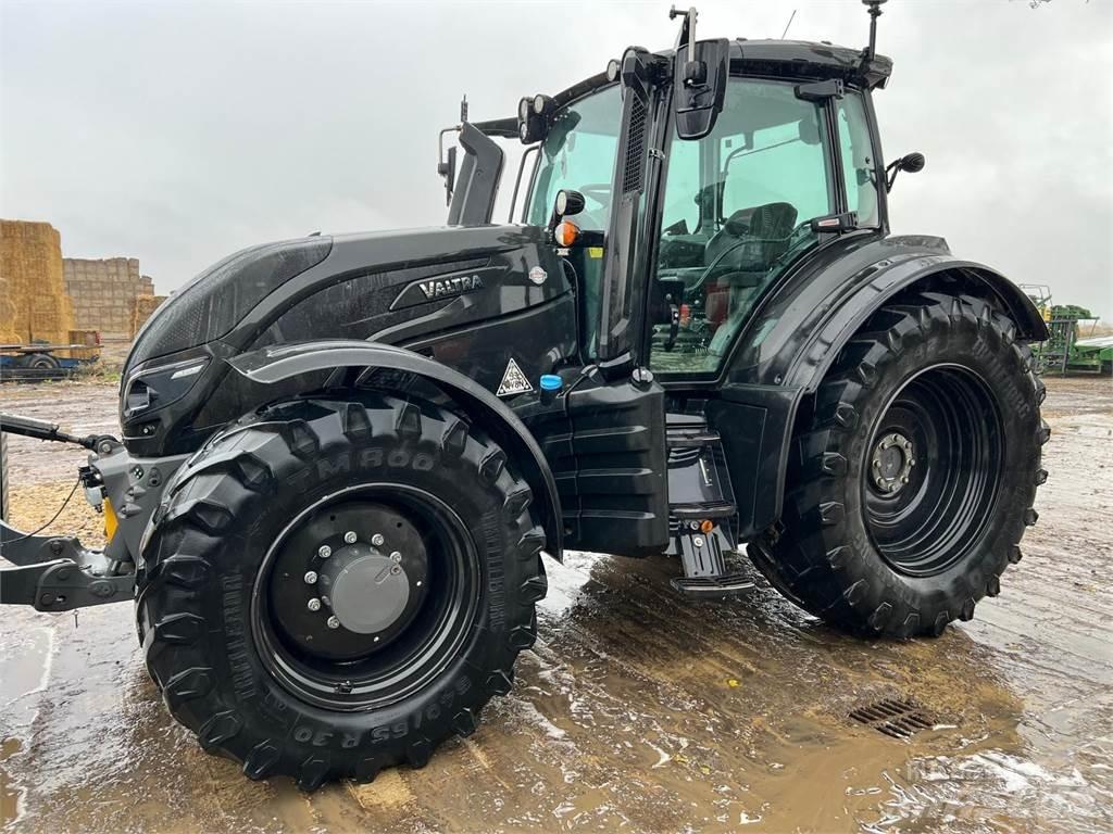 Valtra T174V الجرارات