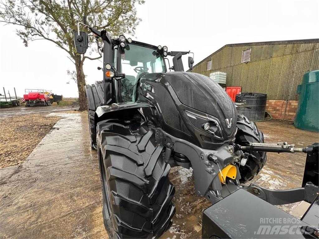 Valtra T174V الجرارات