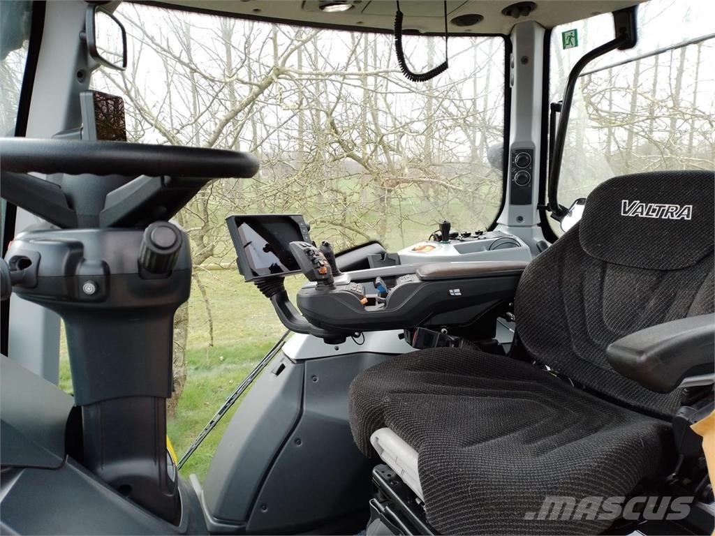 Valtra T195V الجرارات