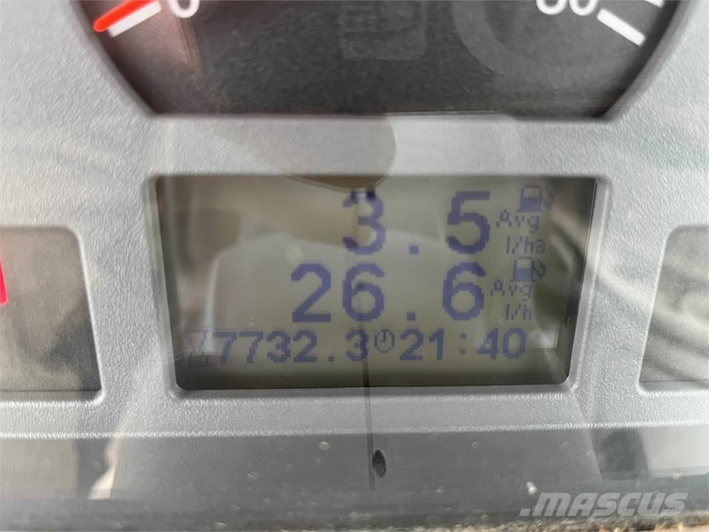 Valtra T203D الجرارات