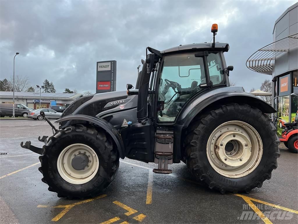 Valtra T254V الجرارات