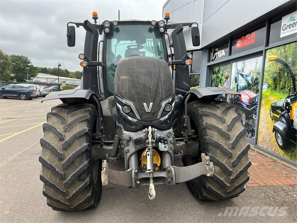 Valtra T255V الجرارات