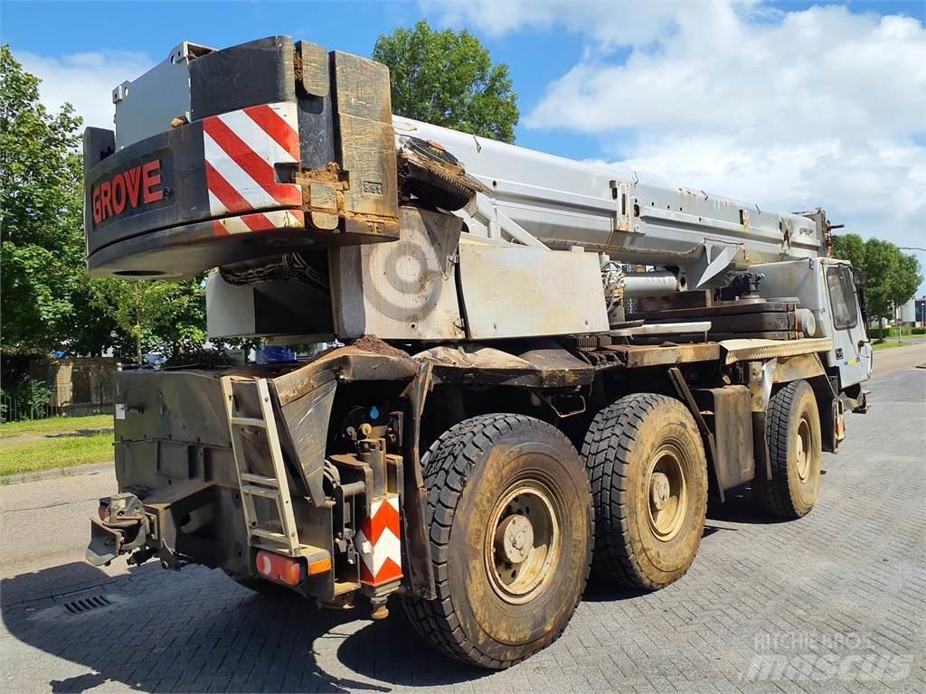 Grove GMK 3055 رافعات صالحة لكل أنواع الطرق