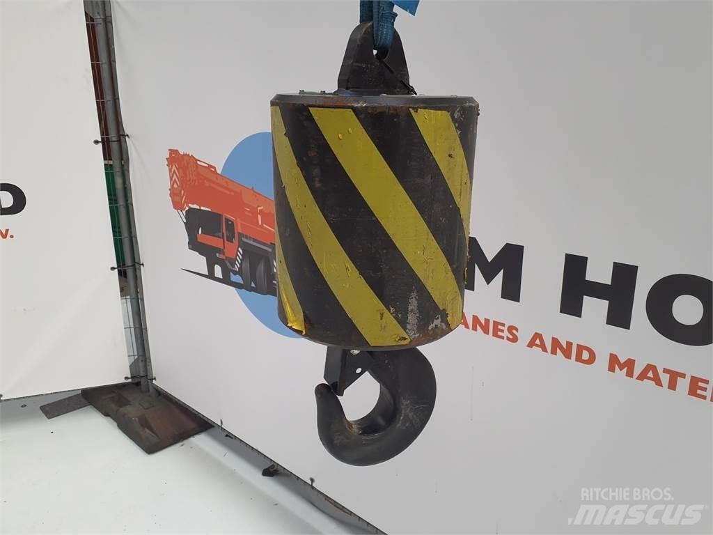 Grove Hookball 8t أجزاء ومعدات رافعات