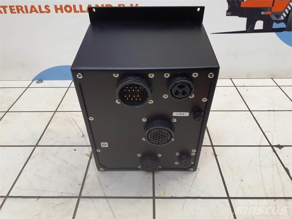 Krupp KMK EKS 83 أجزاء ومعدات رافعات