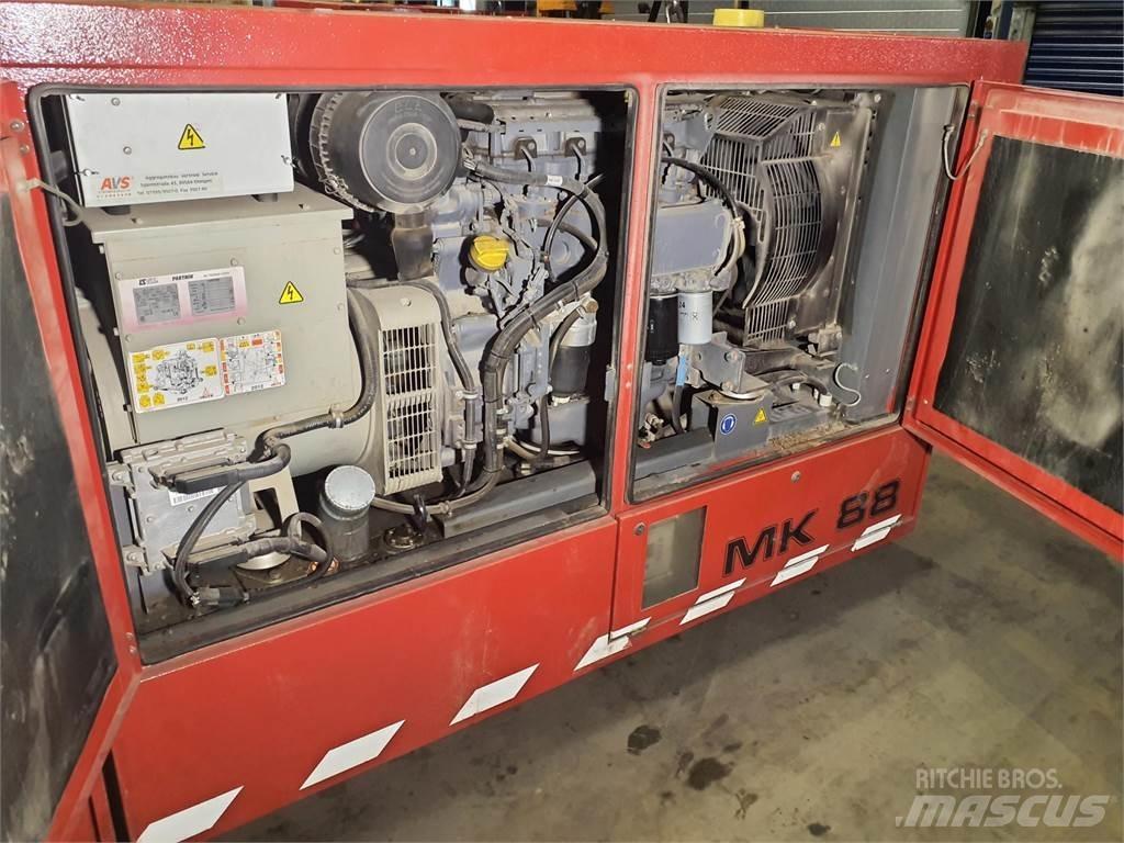 Liebherr MK 88 upper أجزاء ومعدات رافعات
