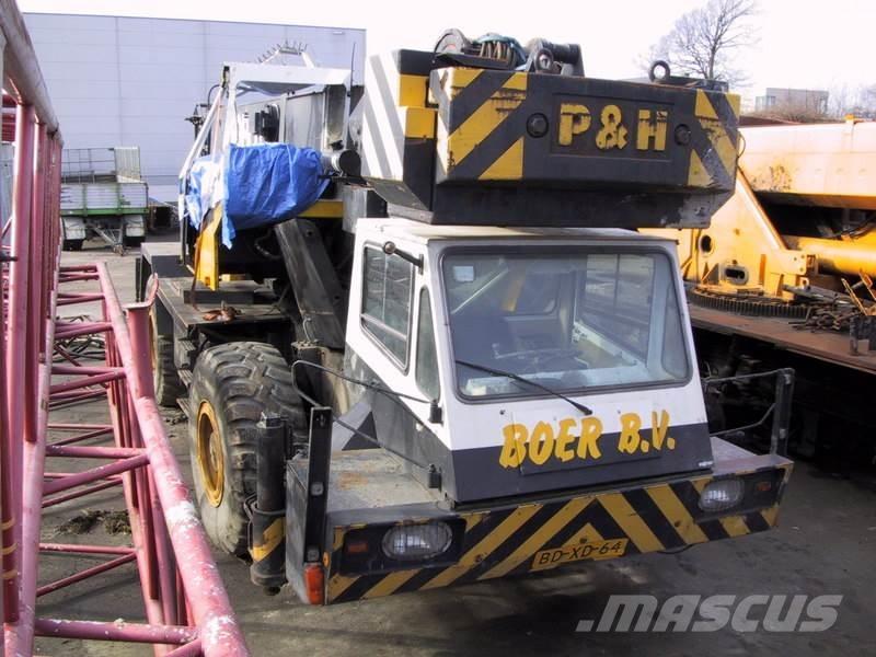 P&H S35 for parts رافعات صالحة لكل أنواع الطرق