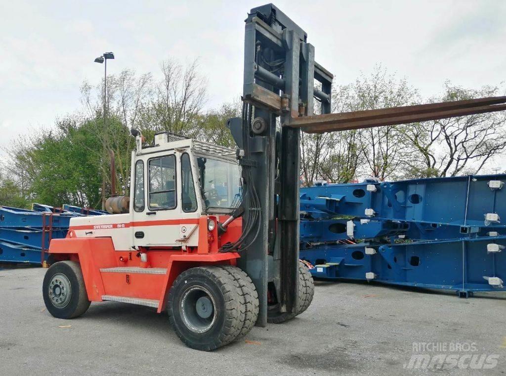 Svetruck 13,6-120-32 شاحنات الديزل