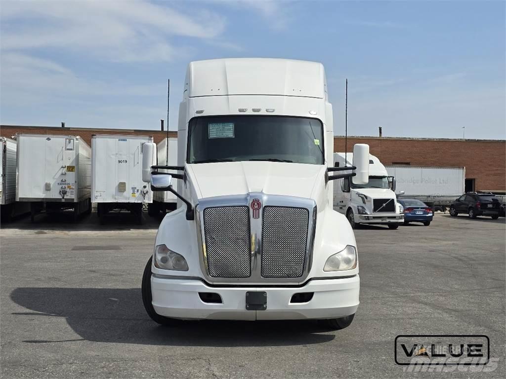 Kenworth T680 وحدات الجر