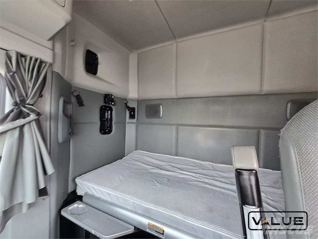 Kenworth T680 وحدات الجر