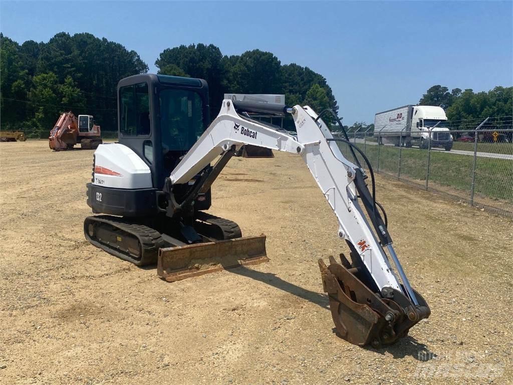 Bobcat E32 أخرى
