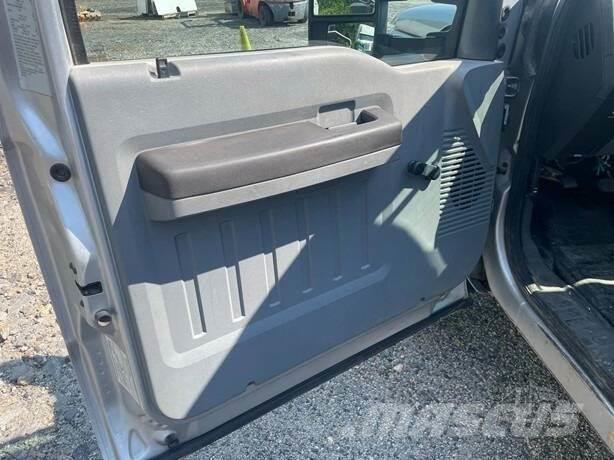 Ford F-550 أخرى