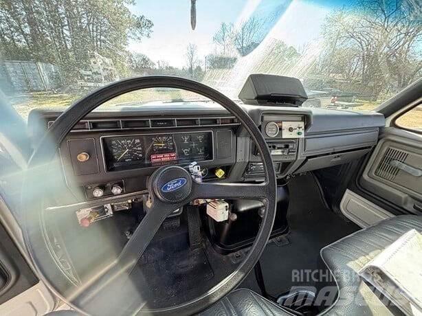 Ford F-800 أخرى