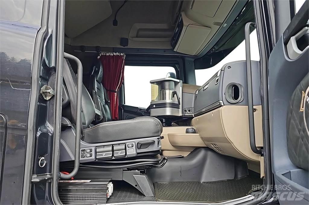 Scania R580 شاحنات ذات هيكل صندوقي