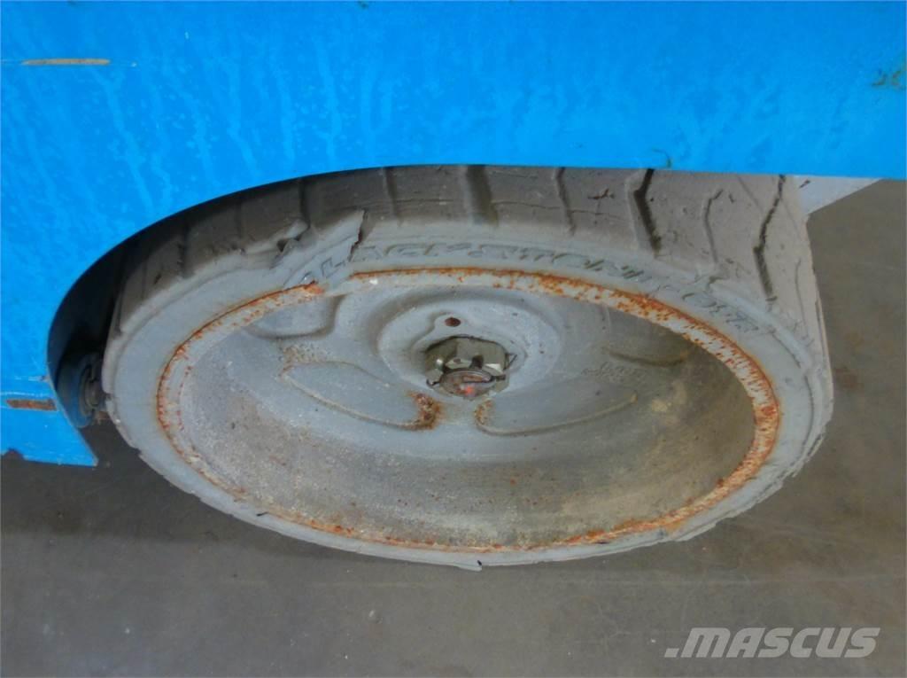 Genie GS2032 رافعات مقصية الشكل