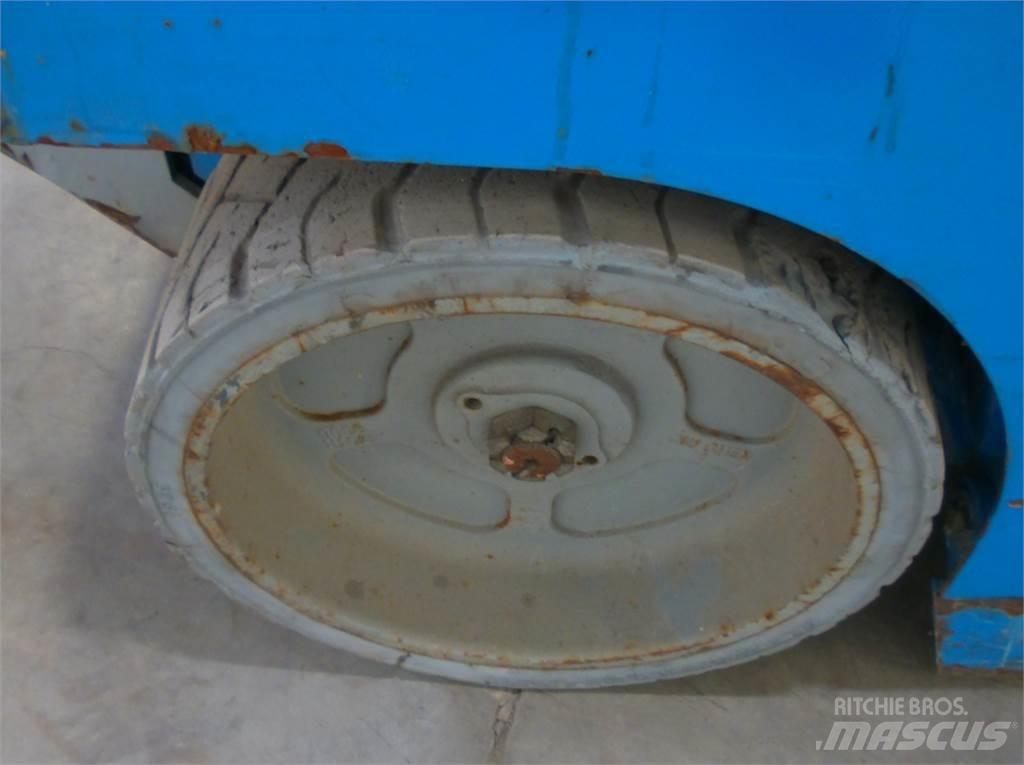 Genie GS2032 رافعات مقصية الشكل