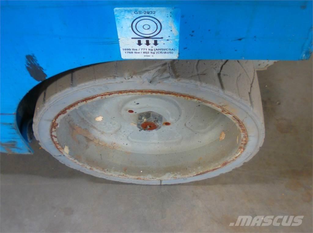 Genie GS2032 رافعات مقصية الشكل
